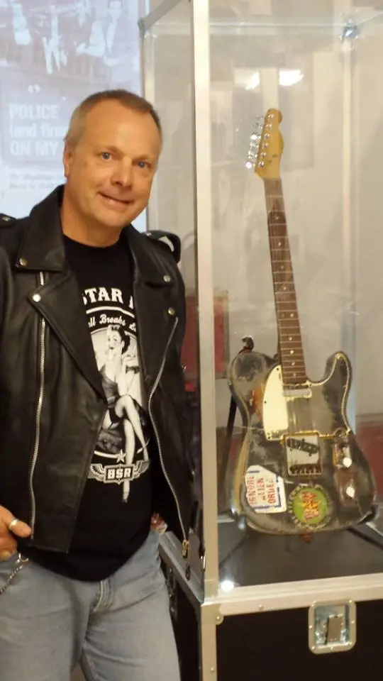 Joe Strummer Guitar original.webp