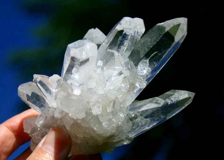 Quartz-Crystal-Cluster.webp
