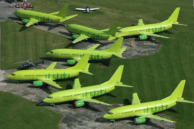 Green-Airplanes.webp