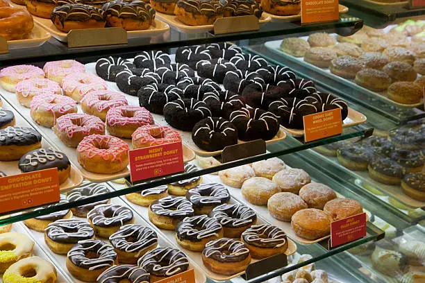 144019379-612x612.webp