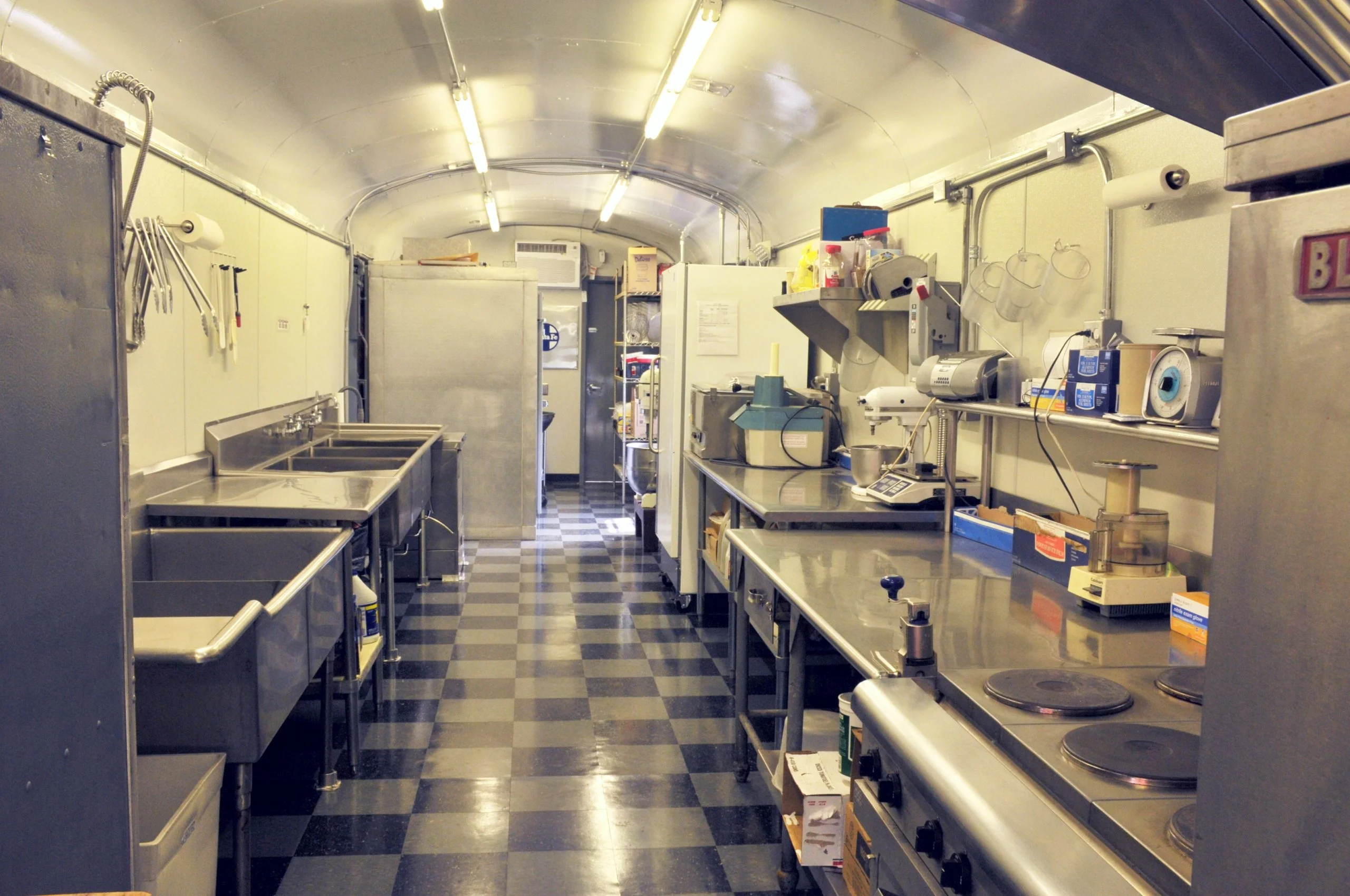train kitch065-04.webp