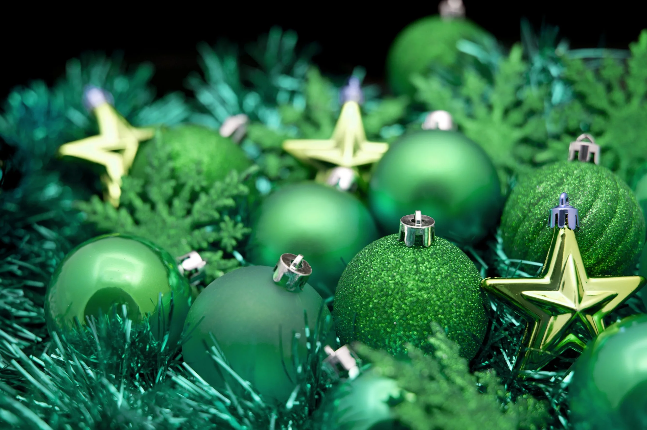 Green-Christmas-Balls-Wallpaper-For-PC.webp