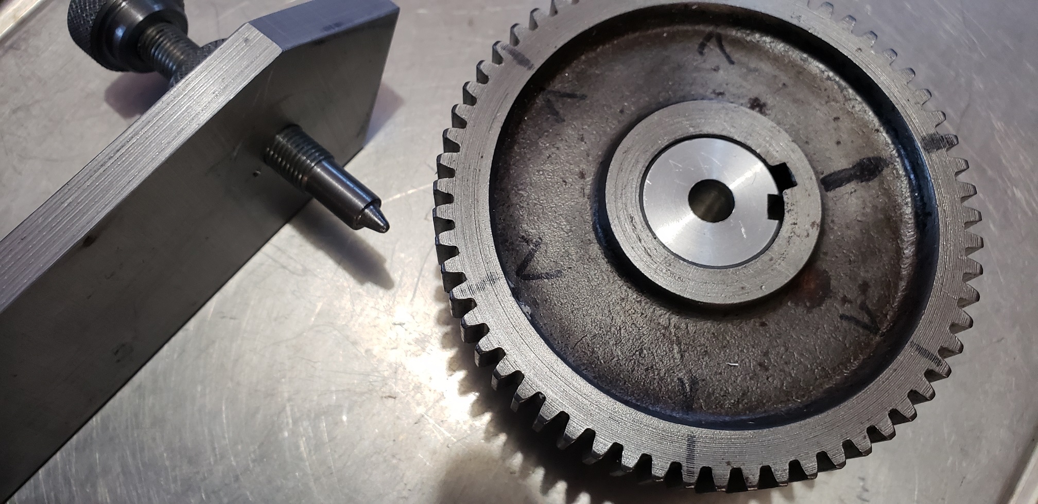 60 tooth gear and locating bolt.jpg