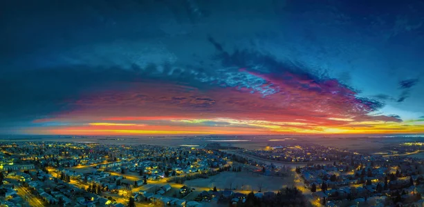Early to rise, Looking east from Thomas Drive, Strathmore, AB, 2025-11-05.webp