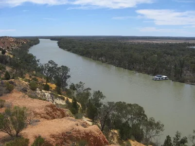 Murray_River__downstream_of_Headings_Cliffs__South_Australia_1516449045t.webp