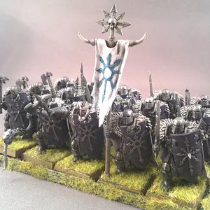 Warriors of Chaos Regiment (15 models) (Warhammer Fantasy)