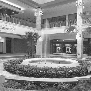 Monroeville Mall, 1970