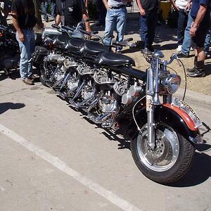 8 Cylinder-Harley Knucklehead
