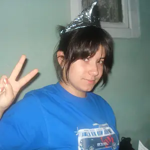My cousin Iulia - Victory Sign