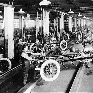 1916 Dodge assembly line