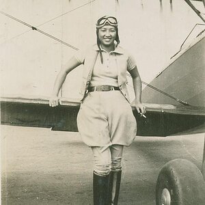 Hazel Lee Chinese Amer Pilot 1942  WWII