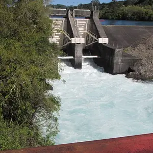 The dam at the Arataitai rapids opening