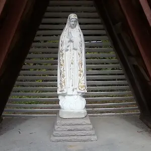 statue of the virgin mary