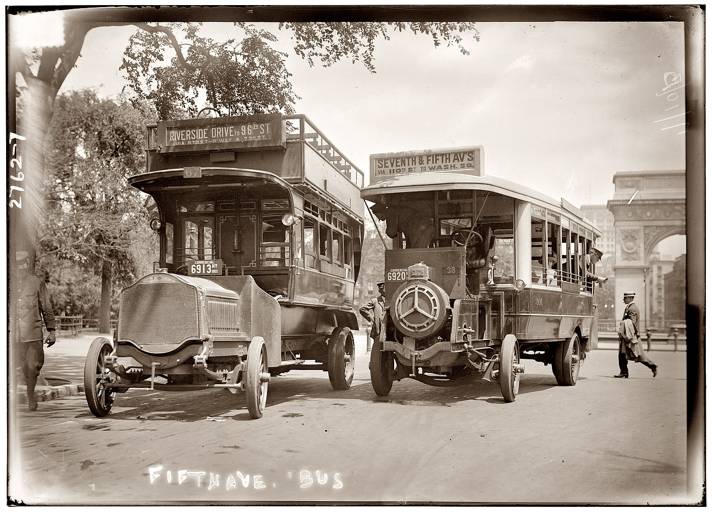 1913, New York. Fifth Avenue Omnibuses