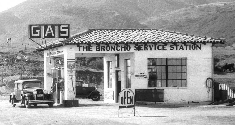 1930s Broncho Service Station
