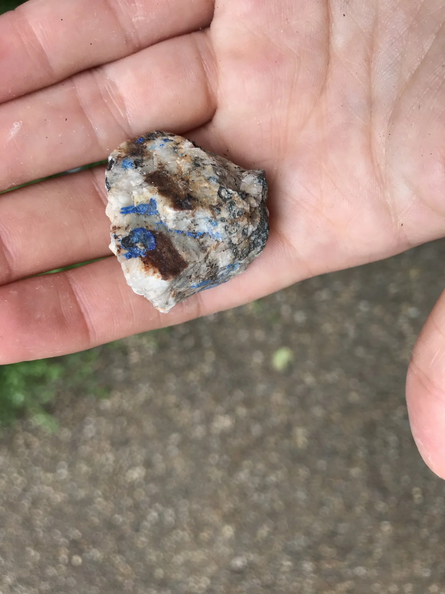 Azurite on matrix