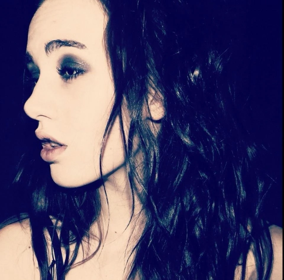 I am cool enough to have a Instagram tho so if anyone want to follow me my Instagram name is little_merdymaid_105