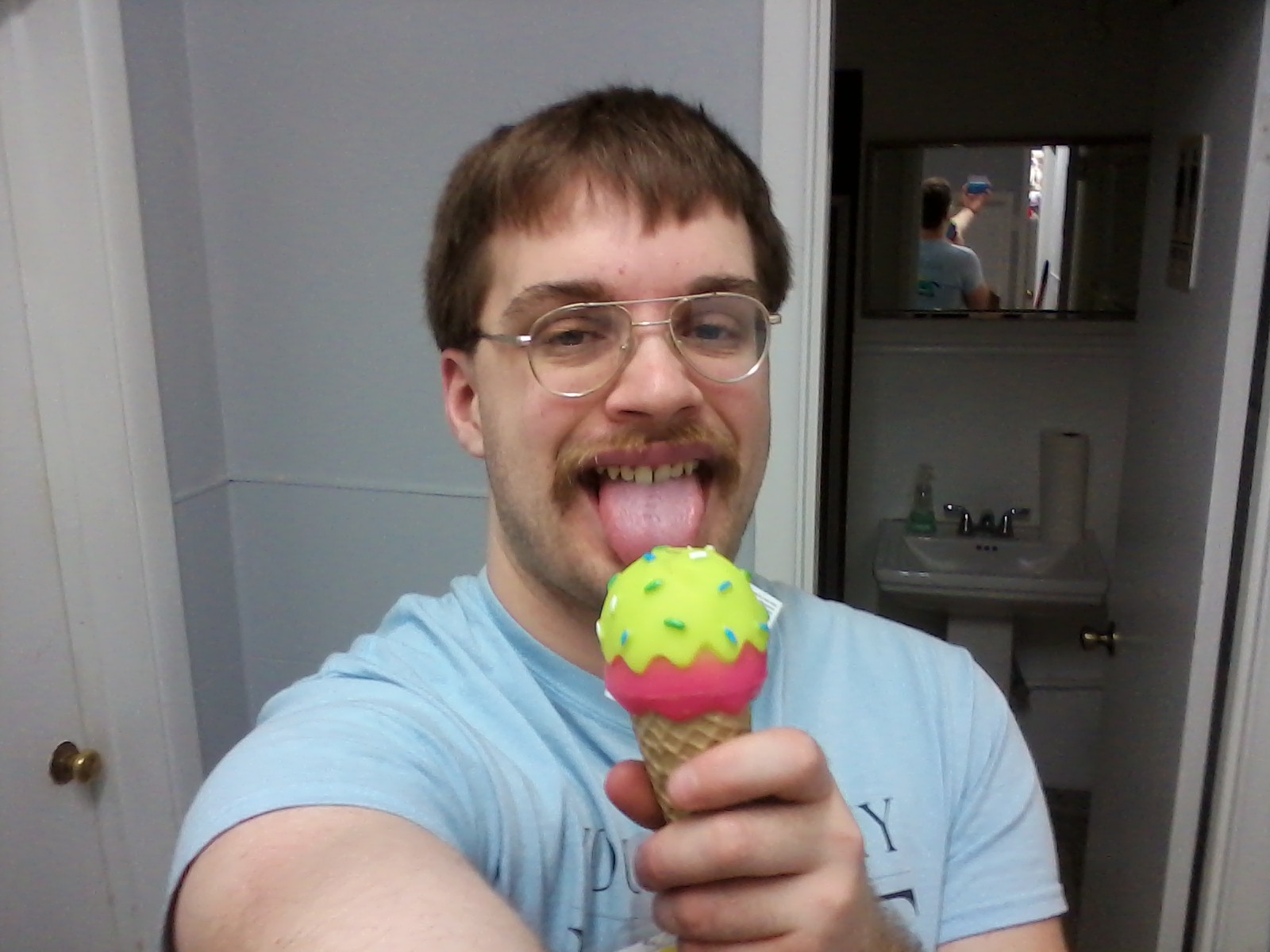 im eating a fake ice cream :)