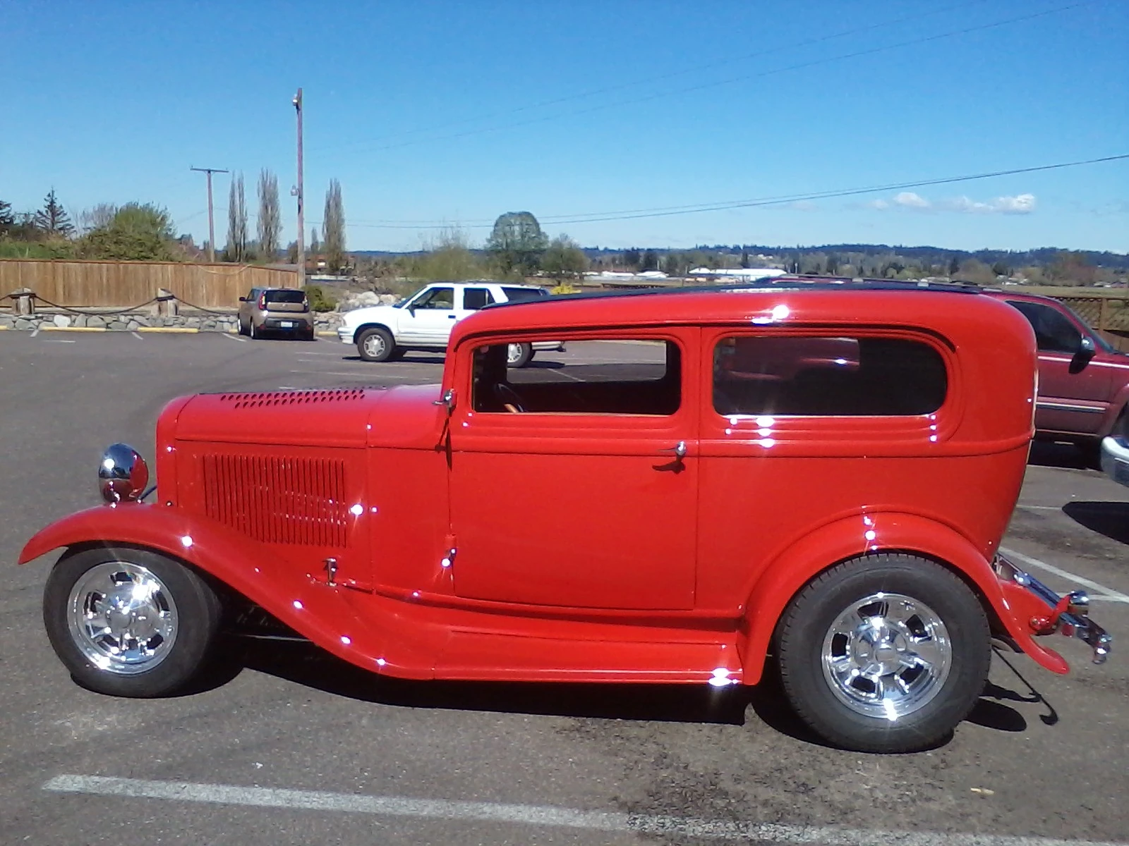 nice red - what car is this ?