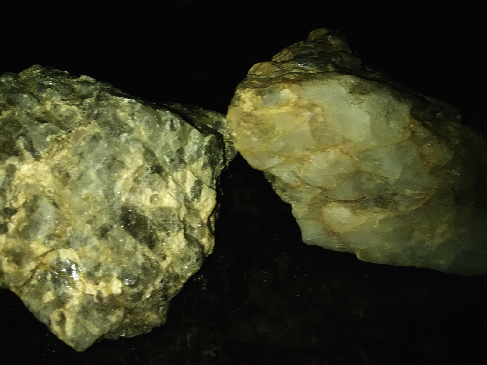 Rose Granite Pieces From Colorado Mountains 02