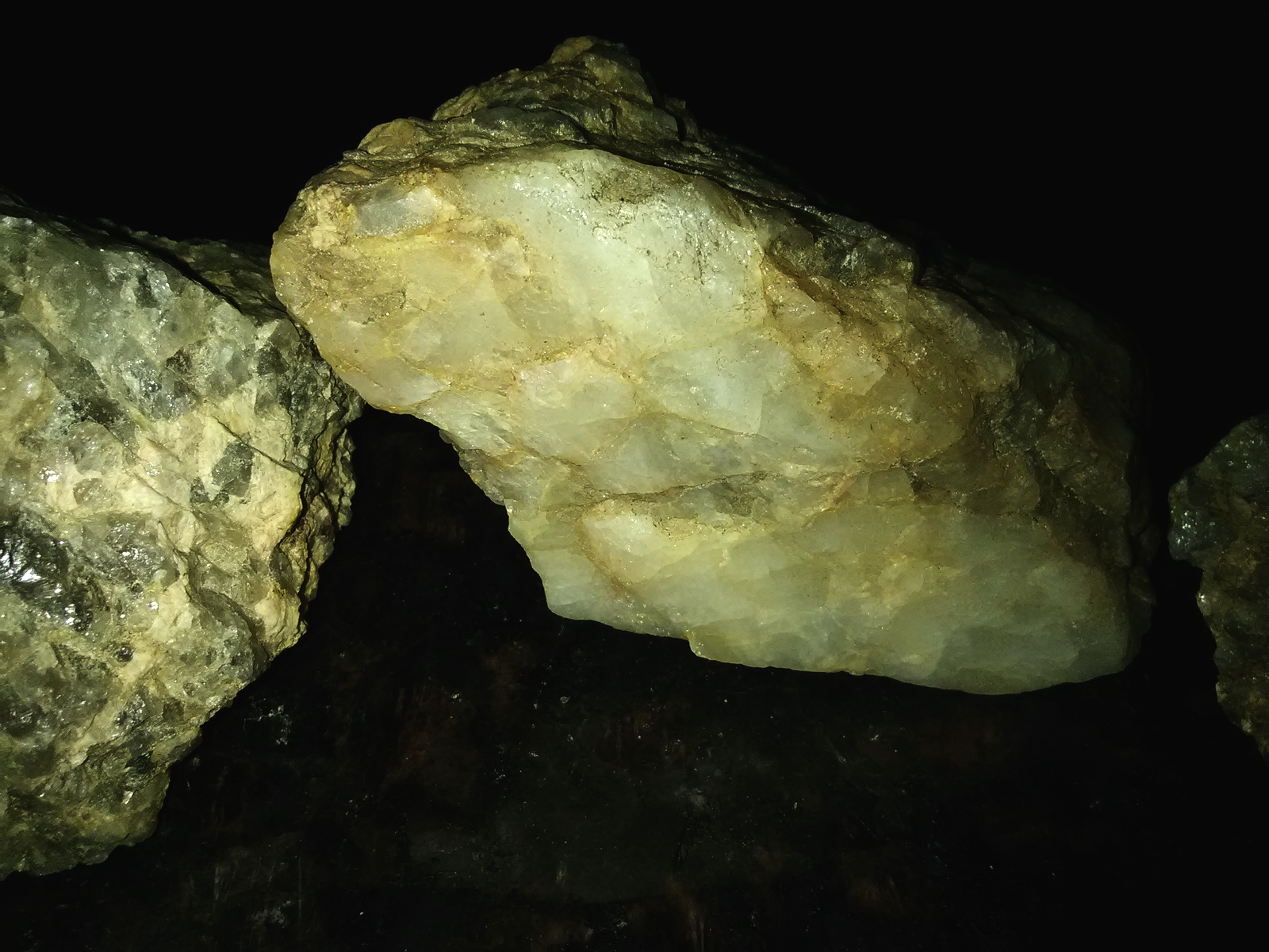 Rose Granite Pieces From Colorado Mountains 04