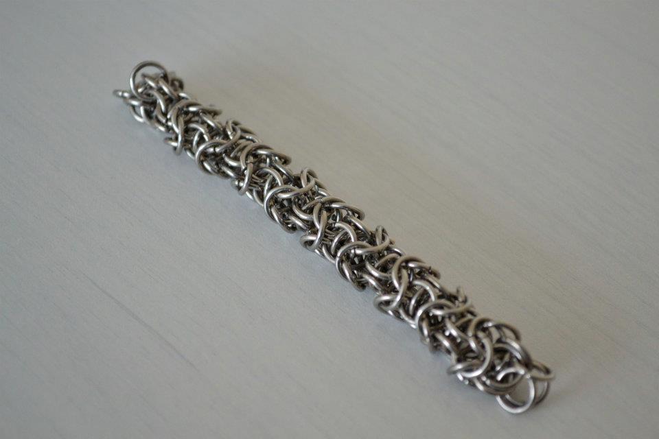 turkish inverted roundmaille with captured rings