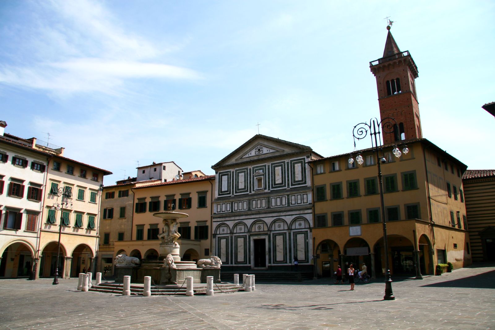 Empoli_central_square.jpg