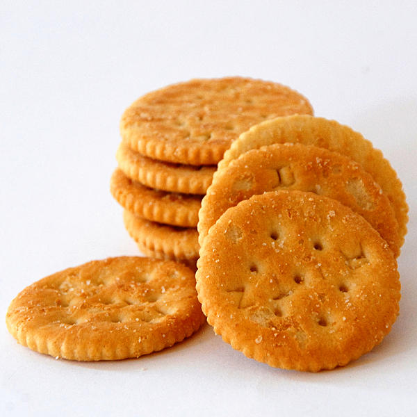 -salted-crackers-cabral-stock.jpg