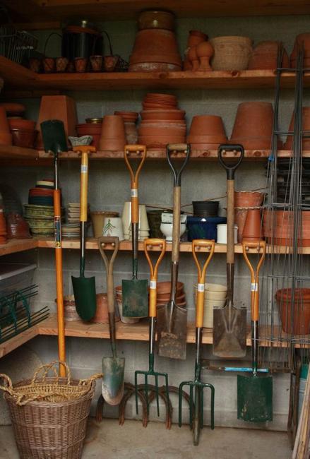 garden-shed-storage-organization-tips-36.jpg