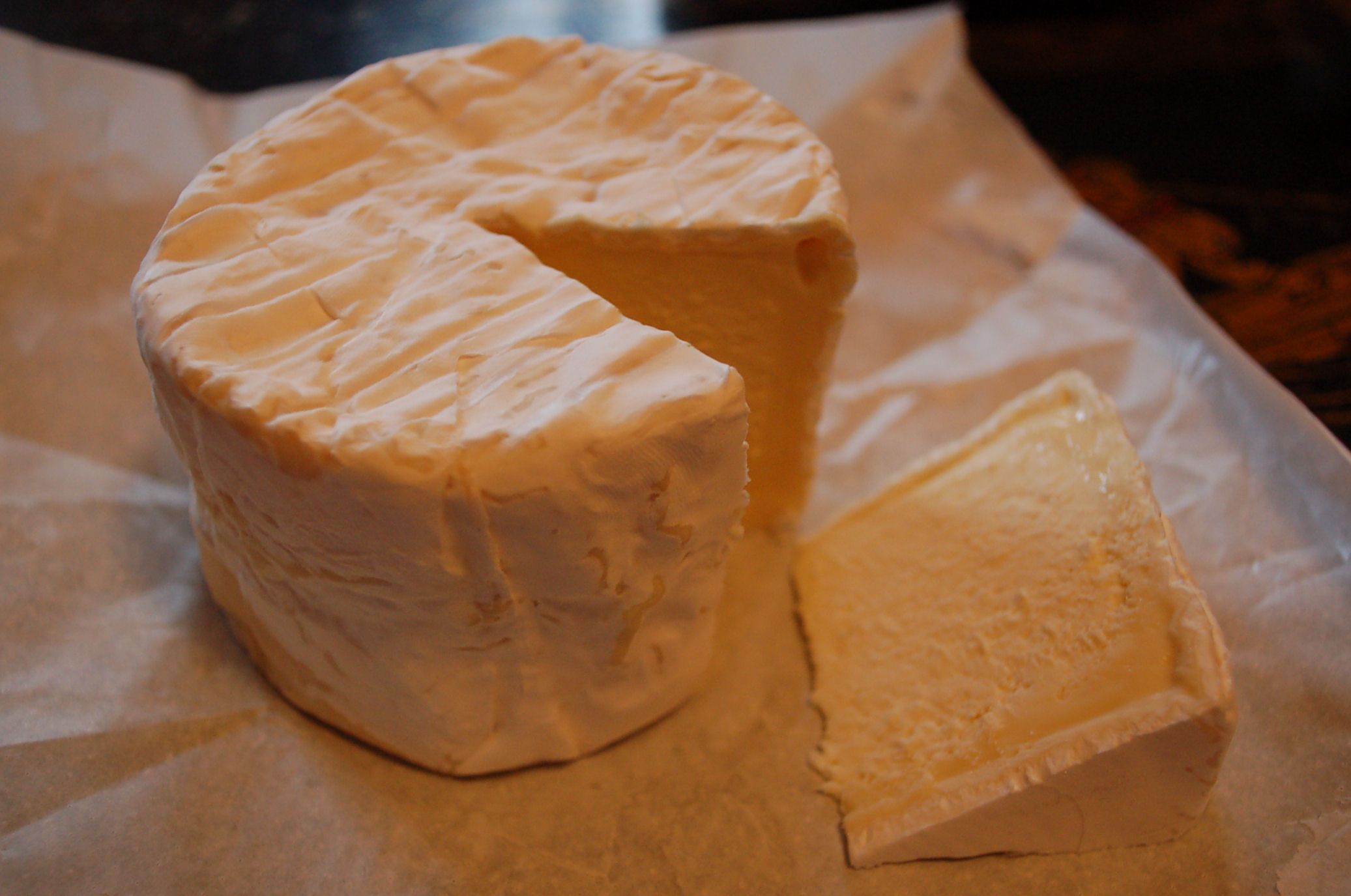 Chaource_cheese.jpg