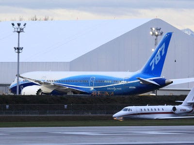 sexy-boeing-787-will-finally-fly-today.jpg