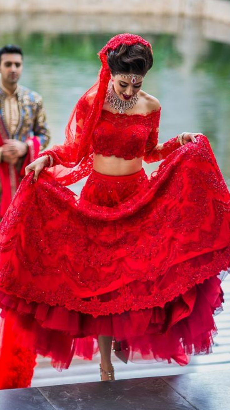 16528b2d21be8aea89e0f5638e6113a7--indian-wedding-outfits-red-wedding-dresses.jpg
