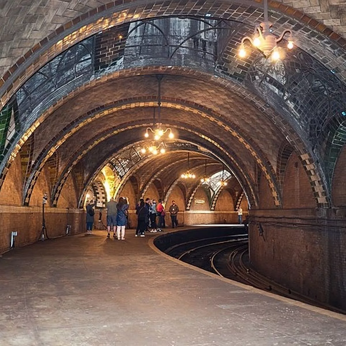 Abandoned New York Subway station hanging with chandeliers that's stuck in  1945 - Mirror Online