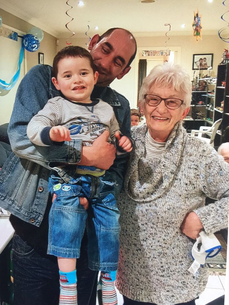 http%3A%2F%2Fprod.static9.net.au%2F_%2Fmedia%2F2018%2F01%2F19%2F11%2F31%2FKai-4-yo-with-dad-and-grandma.jpg