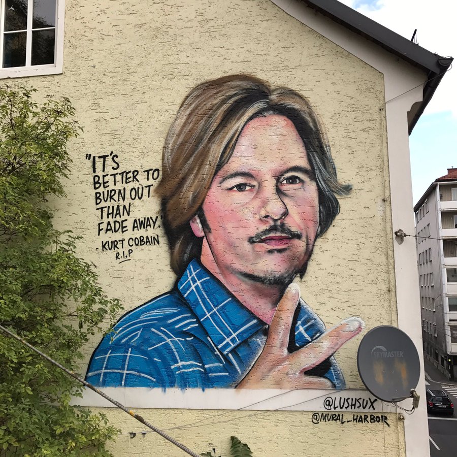 David Spade immortalised as Kurt Cobain in mural | Newshub