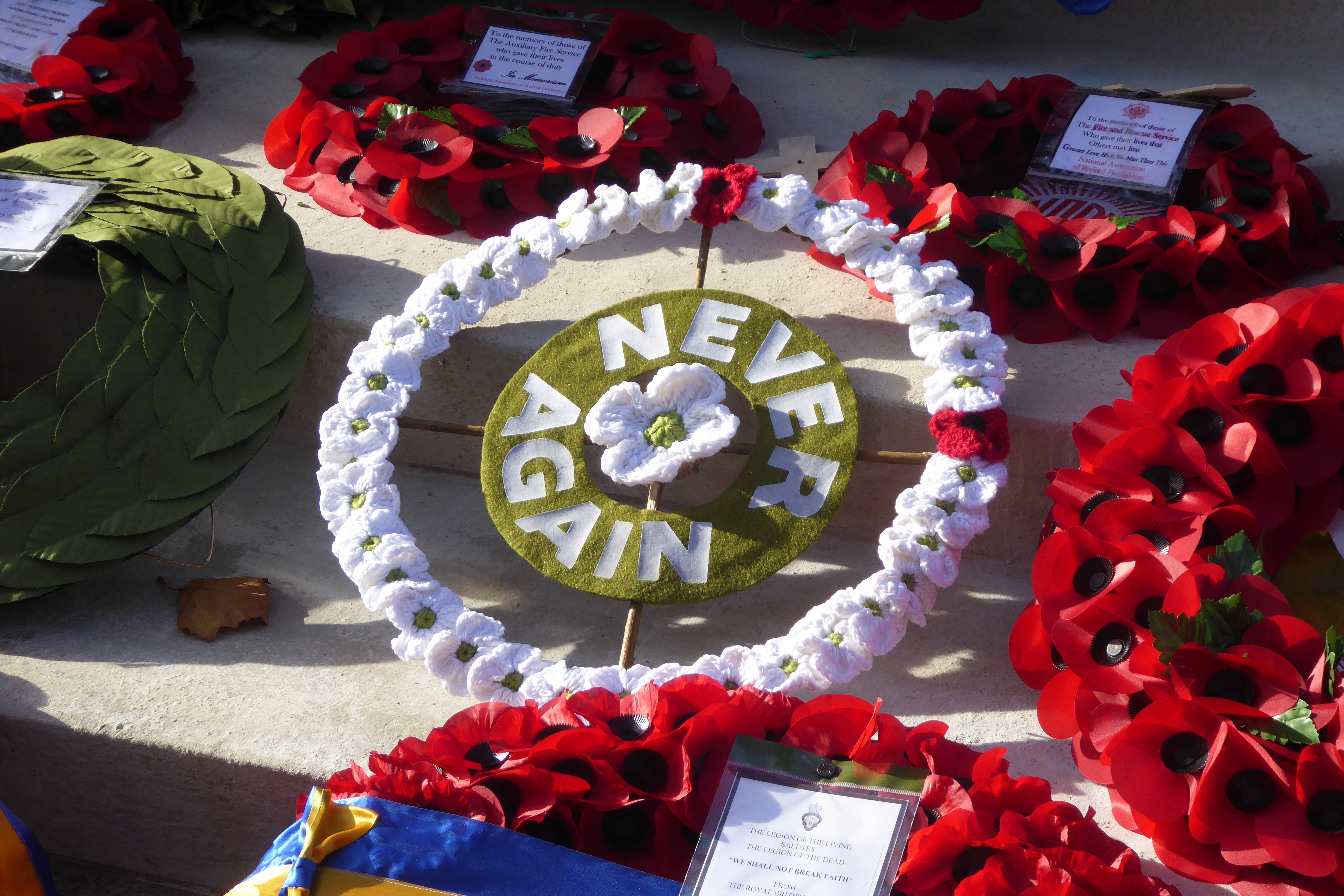 White_Wreath_for_Peace_at_the_Cenotaph_in_2018.jpg
