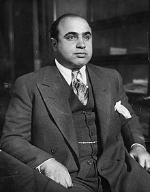 220px-Al_Capone_in_1930.jpg